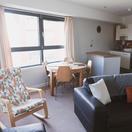 Pass The Keys Lovely 2-Bed Flat Glasgow Harbour Free Parking Ngoại thất bức ảnh